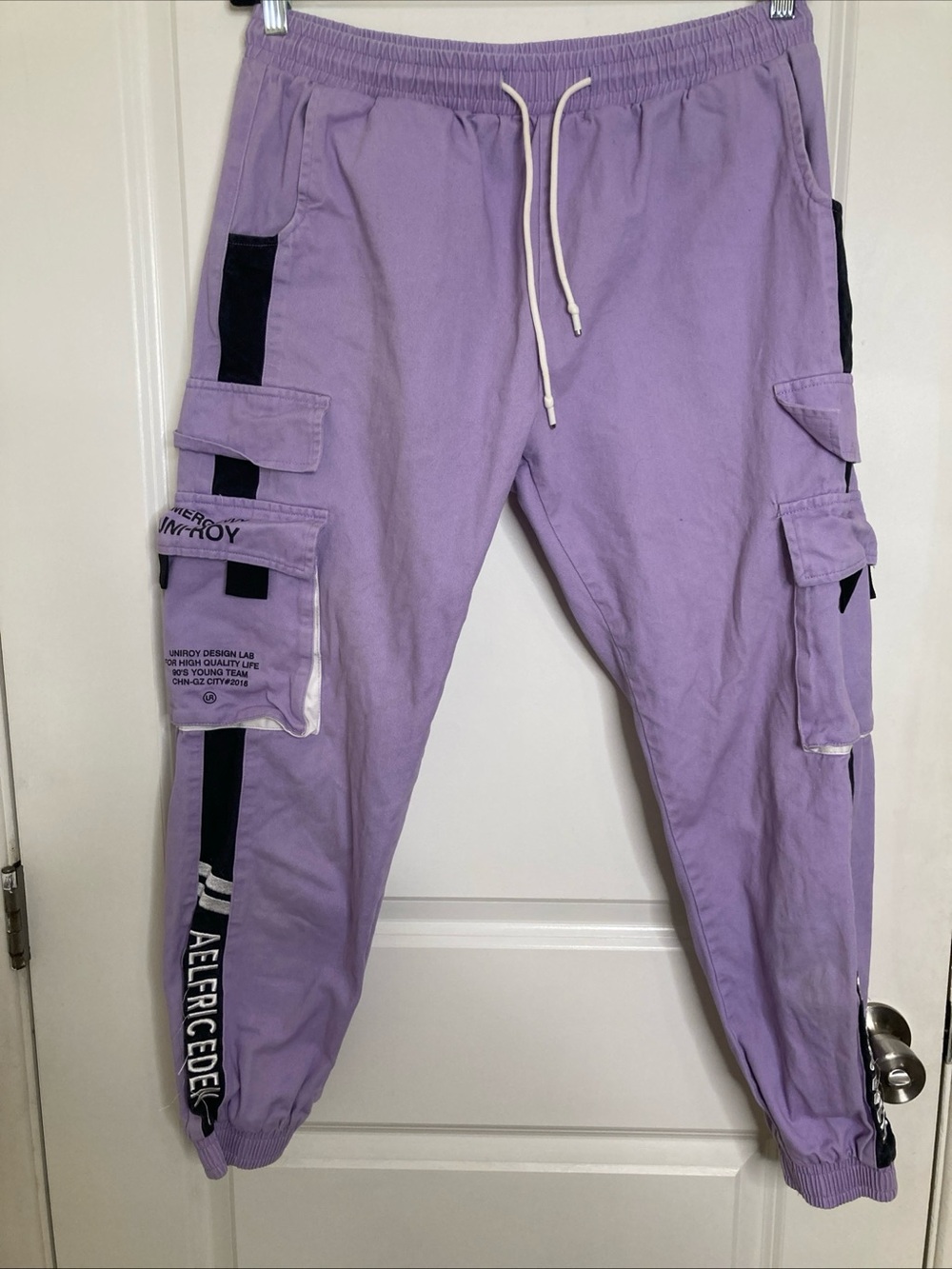 Aelfric Eden Cargo Joggers Lavender Pockets Drawstring Graphic Text Streetwear L